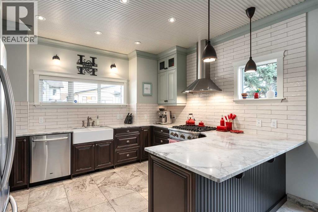 Single Family House for Sale in   Avenue SW Altadore Calgary 