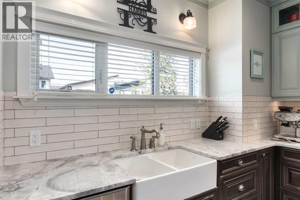 Single Family House for Sale in   Avenue SW Altadore Calgary 