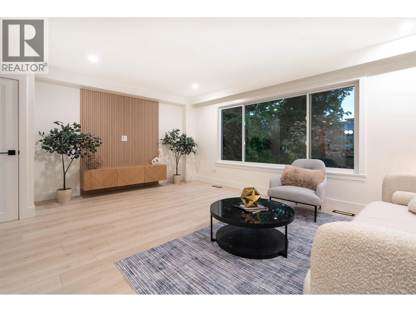 2078 SPRINGER AVENUE, Burnaby
