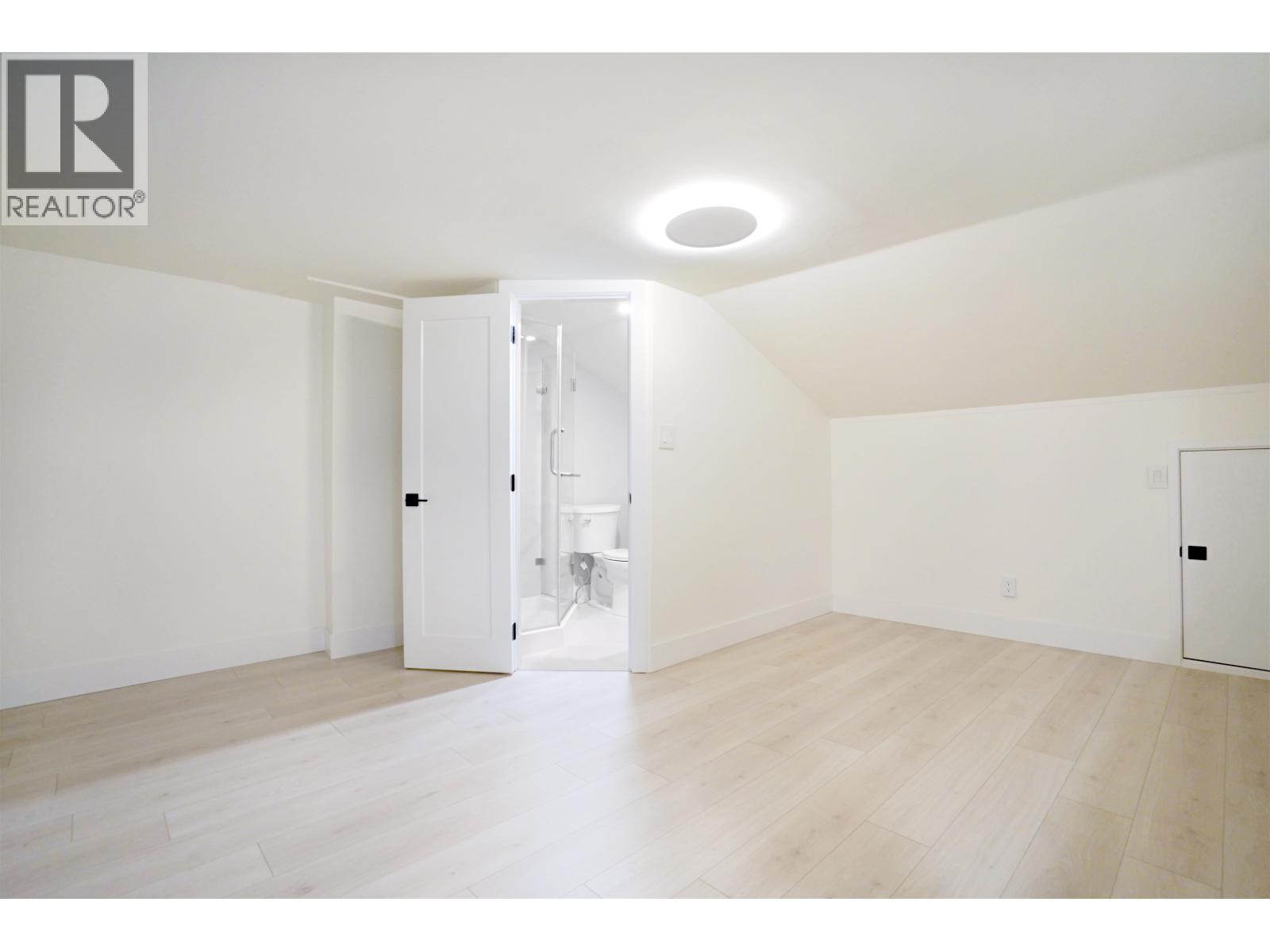 2078 SPRINGER AVENUE, Burnaby