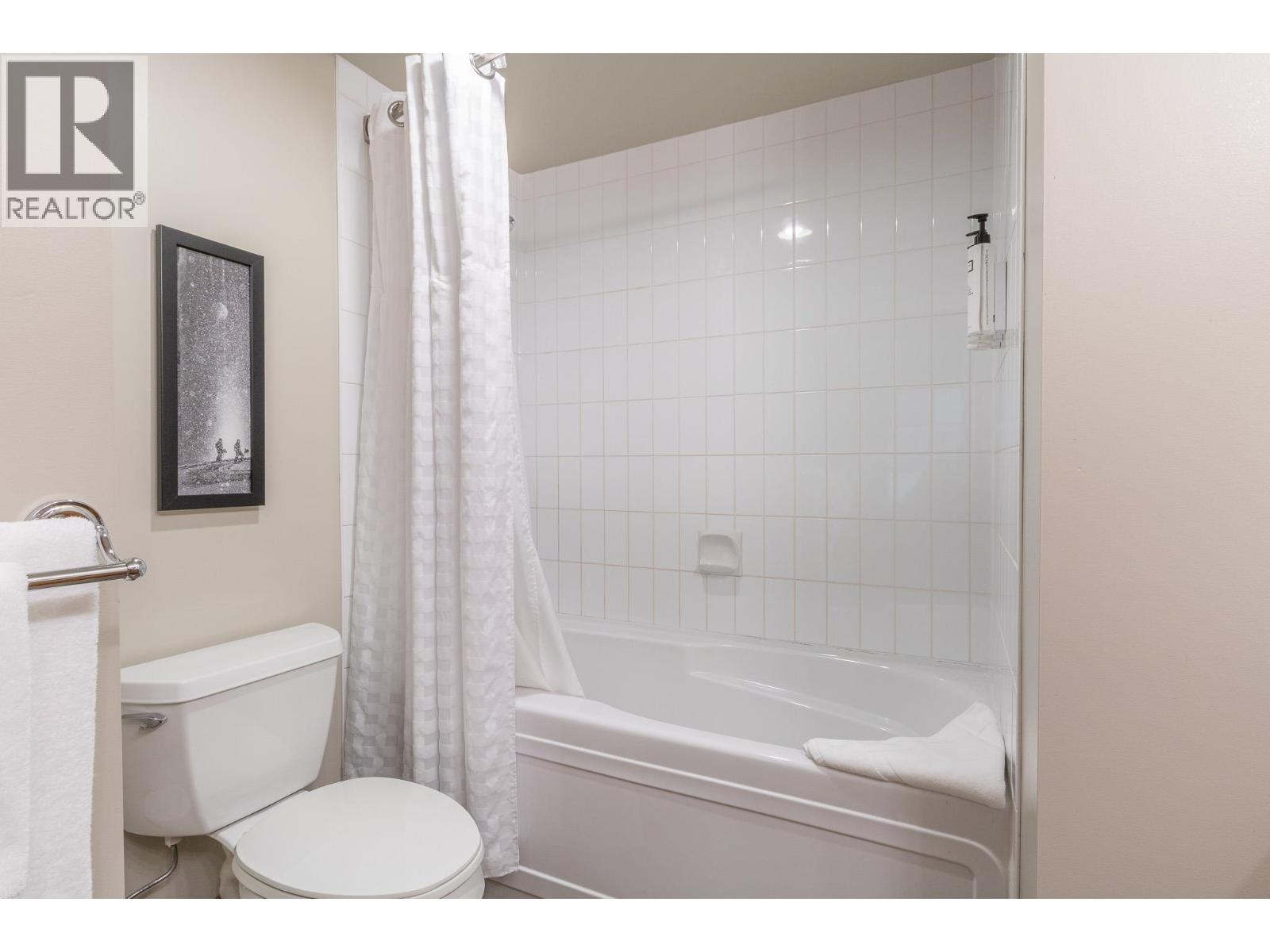 334B 2036 LONDON LANE, Whistler