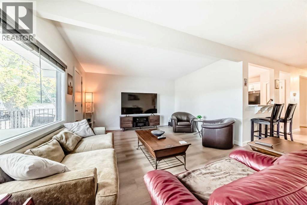 Single Family House Bi-level for Sale in   Avenue NW Huntington Hills Calgary 