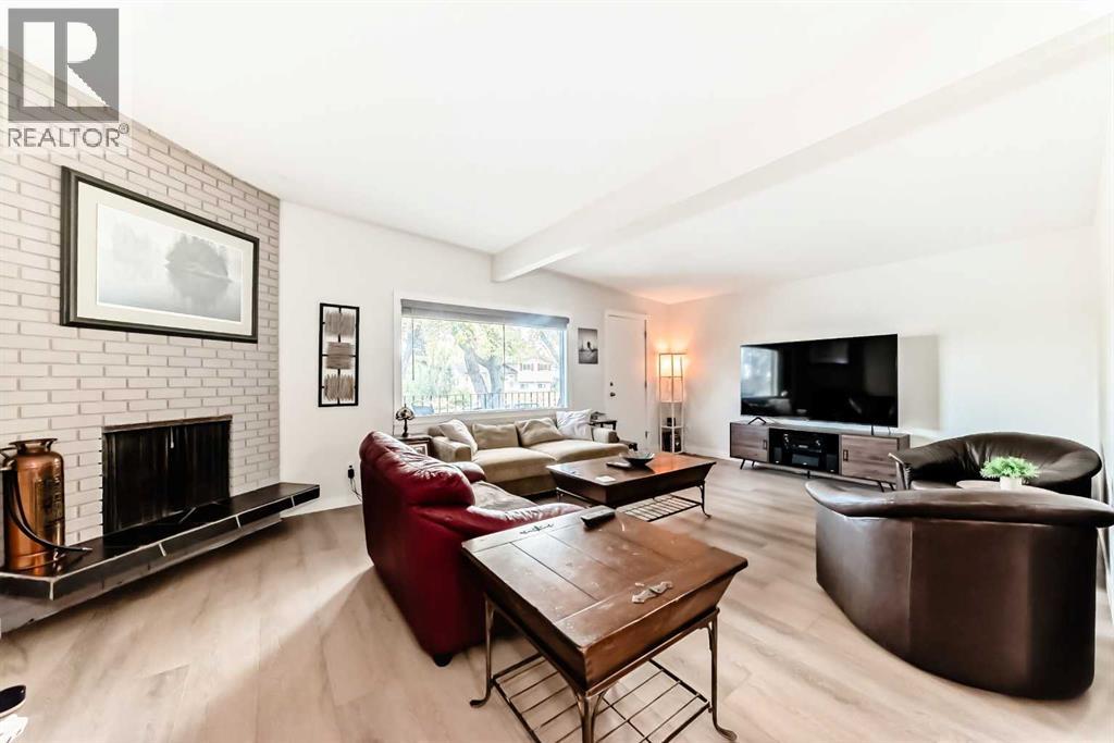 Single Family House Bi-level for Sale in   Avenue NW Huntington Hills Calgary 