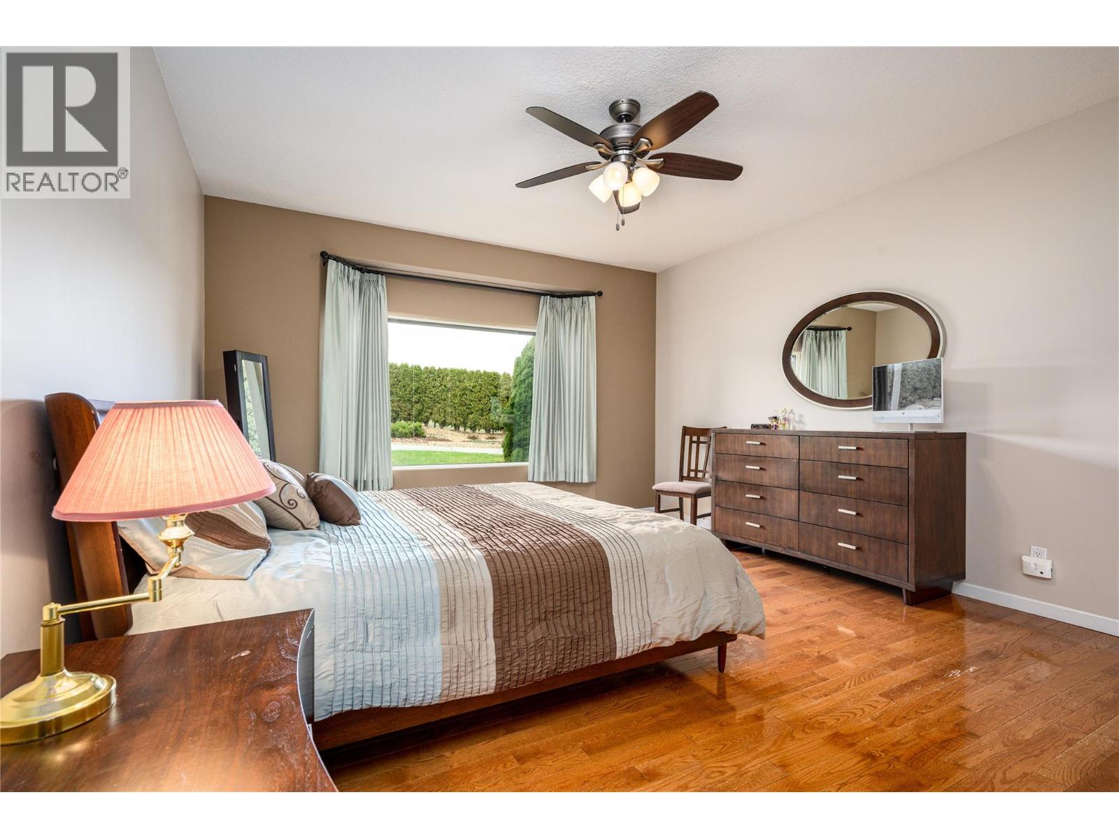  305 Country Estate Place, Vernon