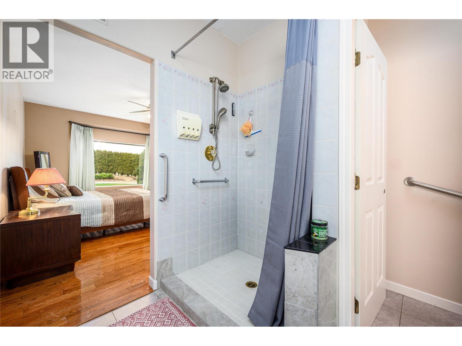  305 Country Estate Place, Vernon