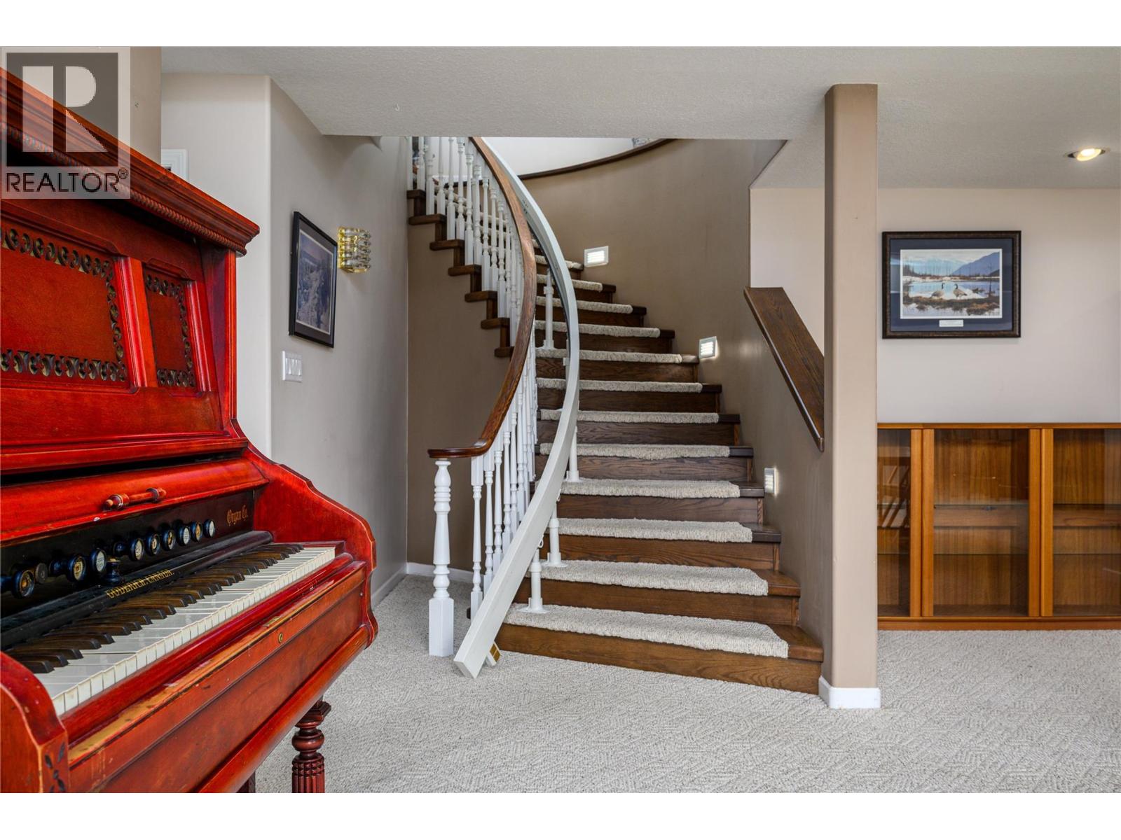  305 Country Estate Place, Vernon