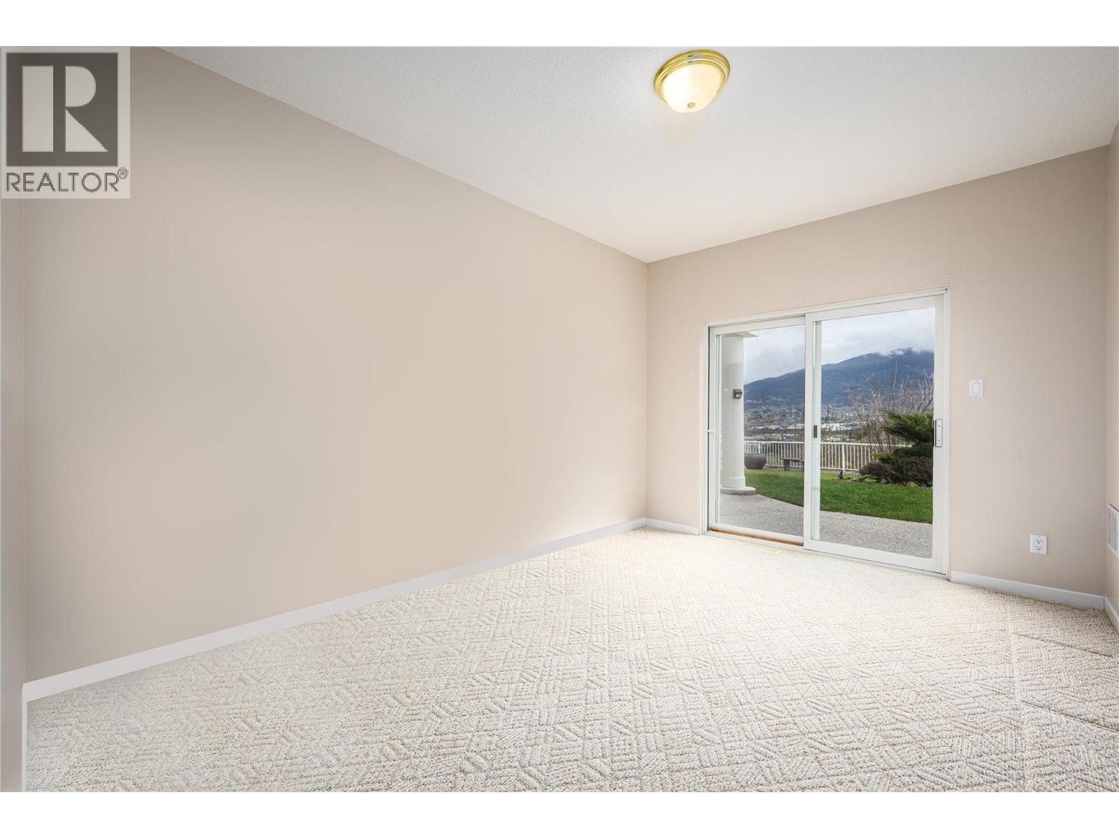  305 Country Estate Place, Vernon