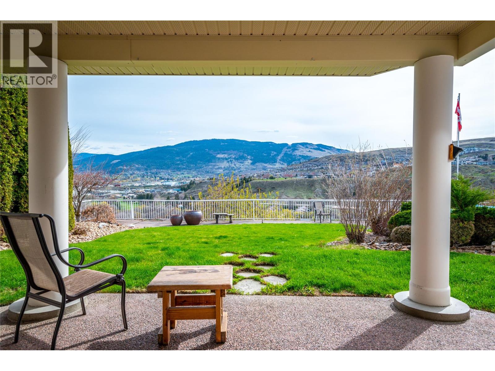  305 Country Estate Place, Vernon