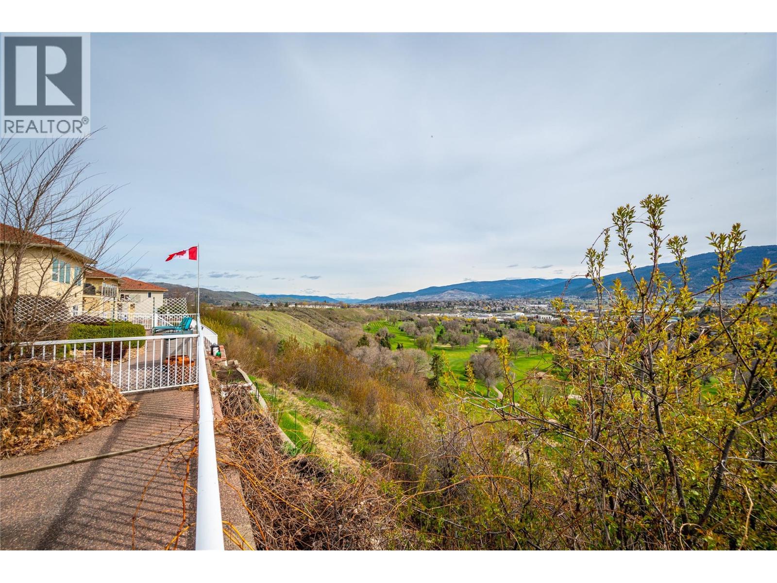  305 Country Estate Place, Vernon