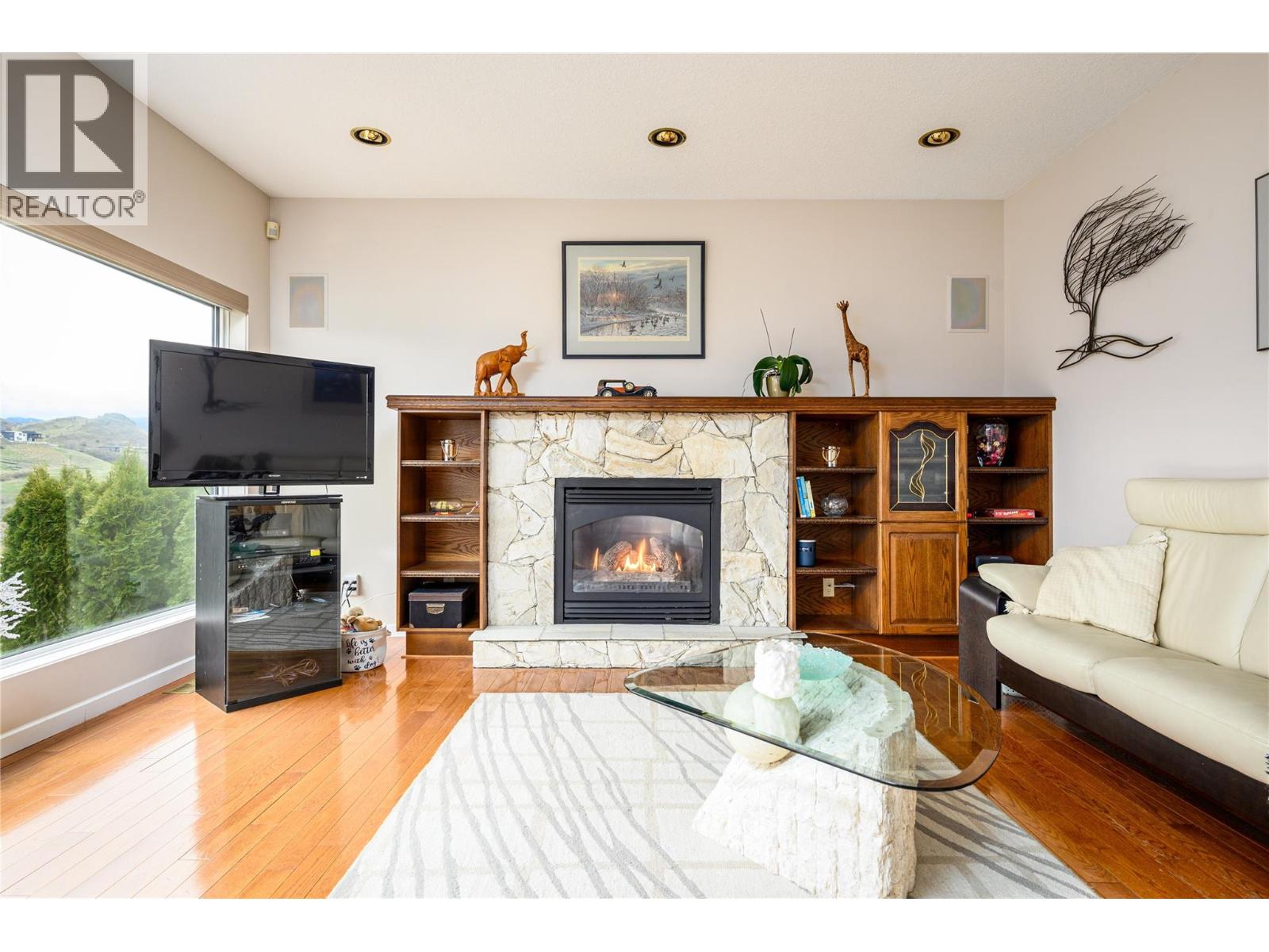  305 Country Estate Place, Vernon