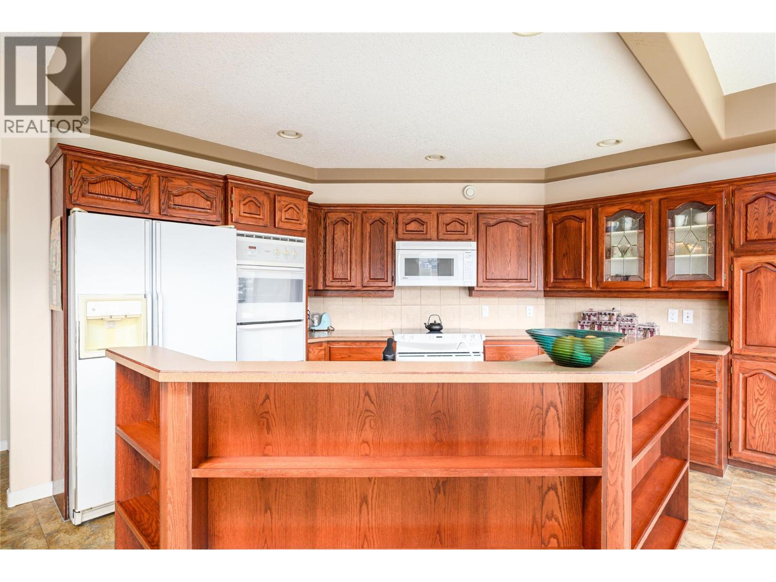  305 Country Estate Place, Vernon