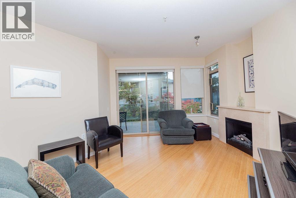 241 5160 DAVIS BAY ROAD, Sechelt