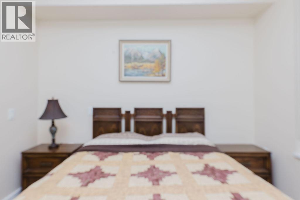 241 5160 DAVIS BAY ROAD, Sechelt