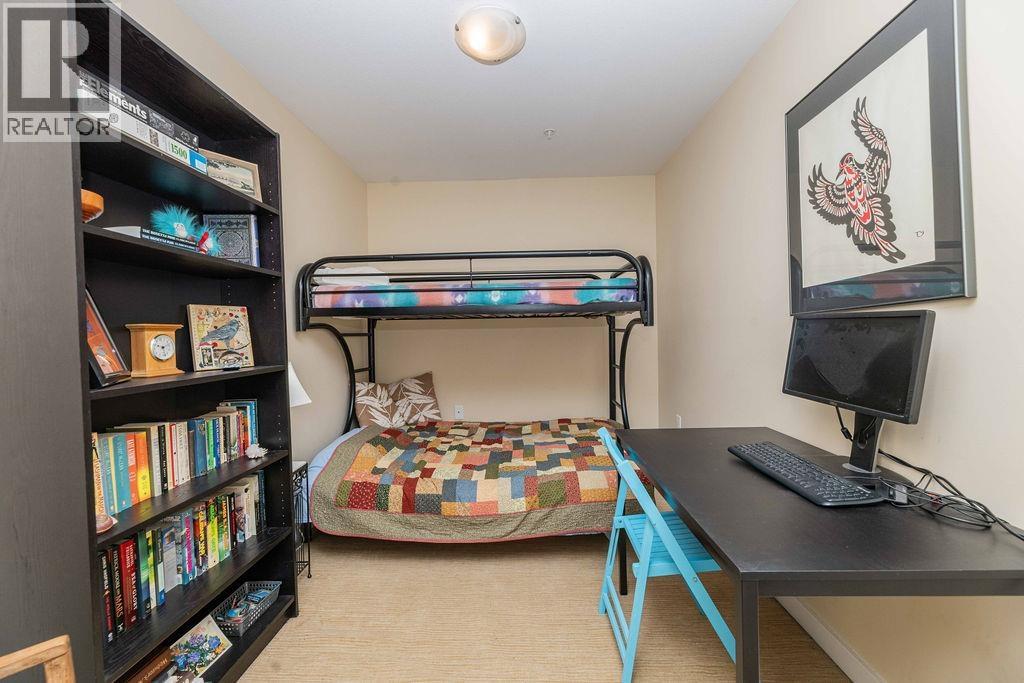 241 5160 DAVIS BAY ROAD, Sechelt