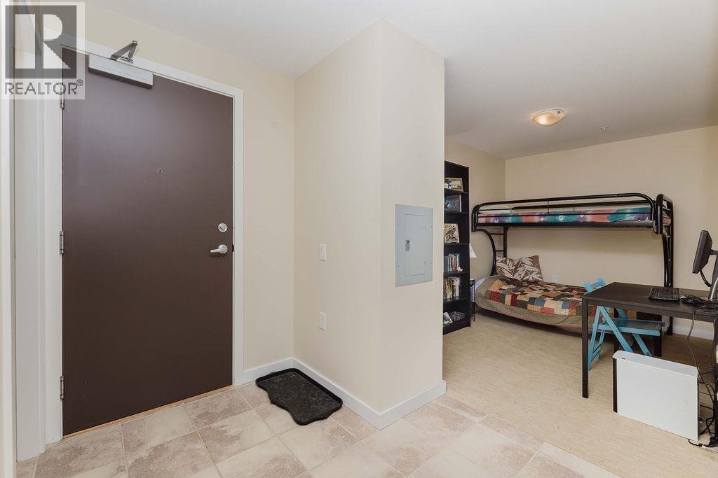 241 5160 DAVIS BAY ROAD, Sechelt