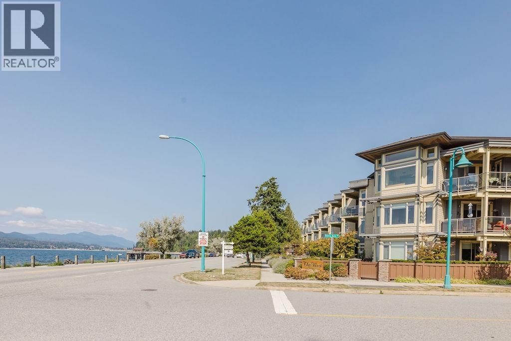 241 5160 DAVIS BAY ROAD, Sechelt