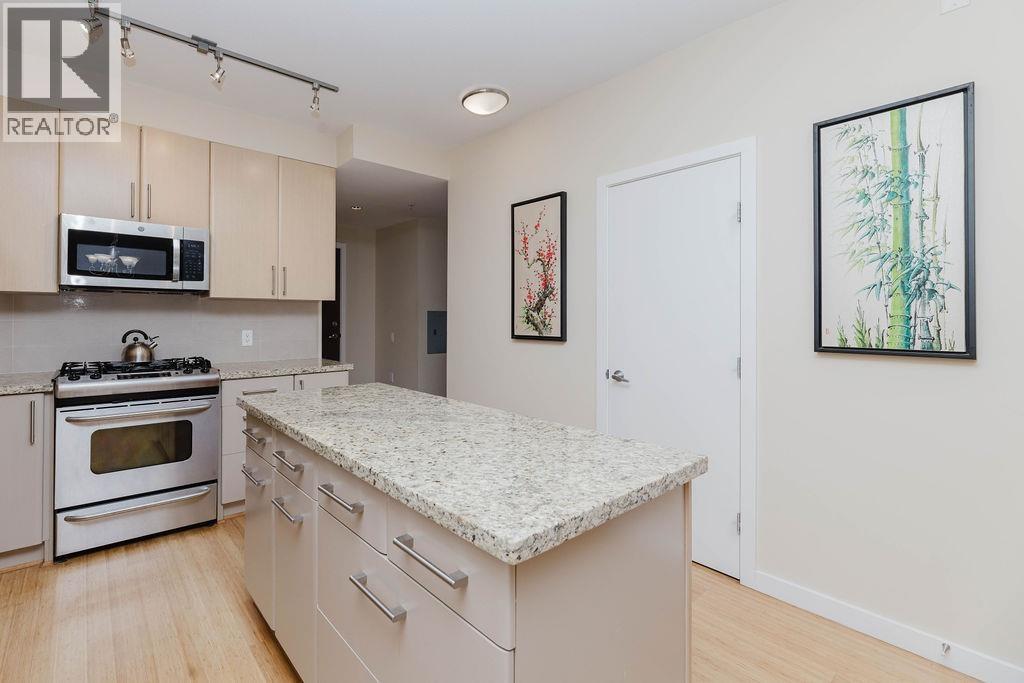 241 5160 DAVIS BAY ROAD, Sechelt