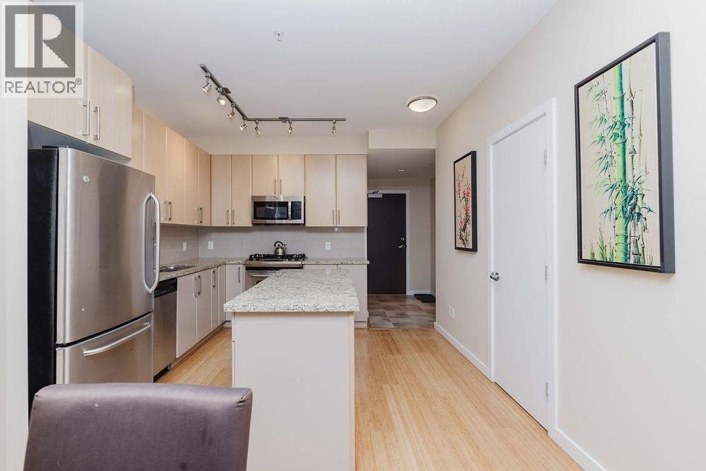 241 5160 DAVIS BAY ROAD, Sechelt