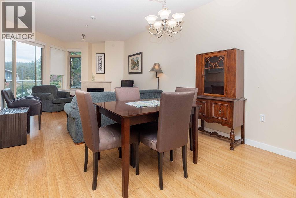 241 5160 DAVIS BAY ROAD, Sechelt