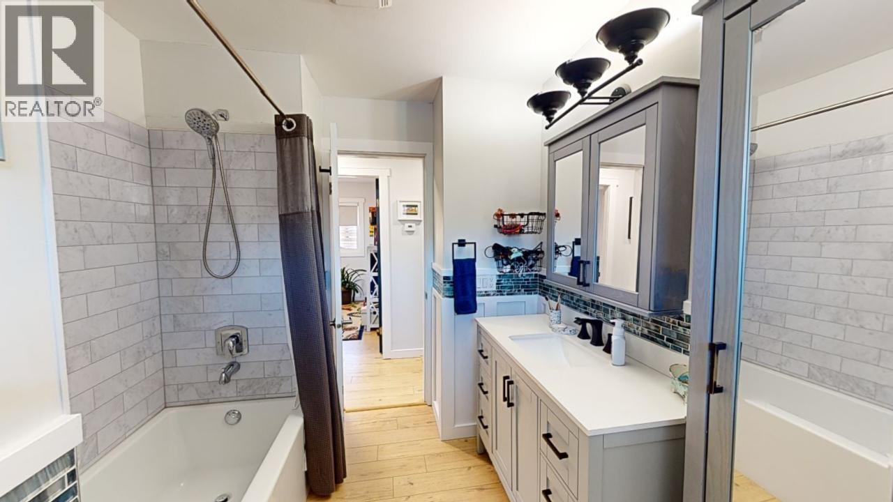 10204 TURNER CRESCENT, Hudsons Hope