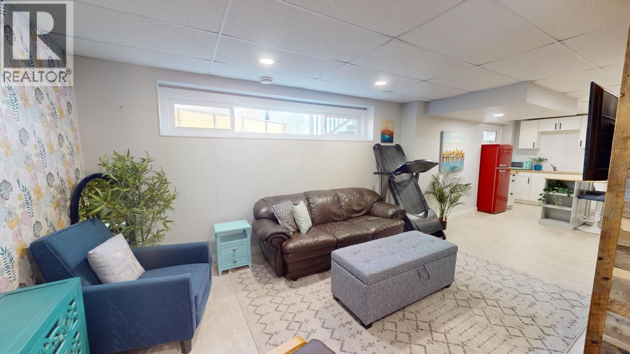 10204 TURNER CRESCENT - 33