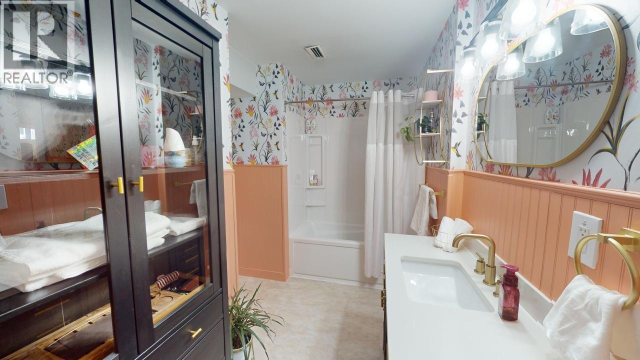 10204 TURNER CRESCENT, Hudsons Hope