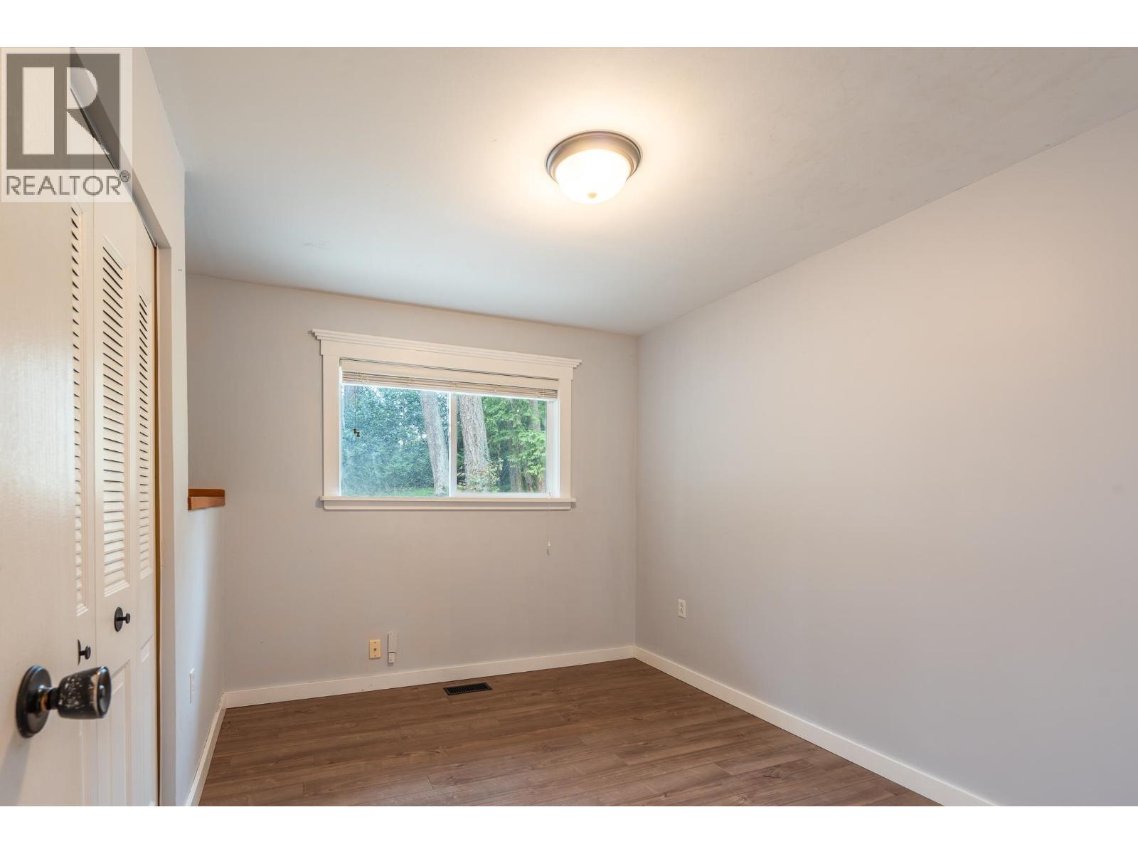 5080 SUNSHINE COAST HIGHWAY, Sechelt