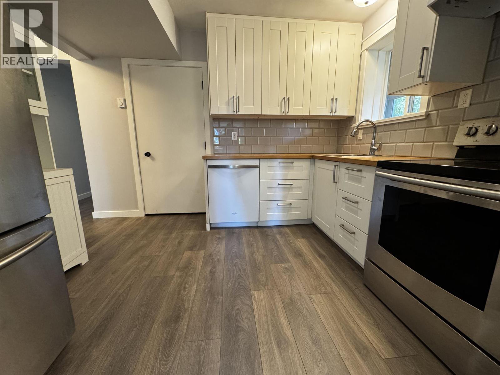 5080 SUNSHINE COAST HIGHWAY, Sechelt