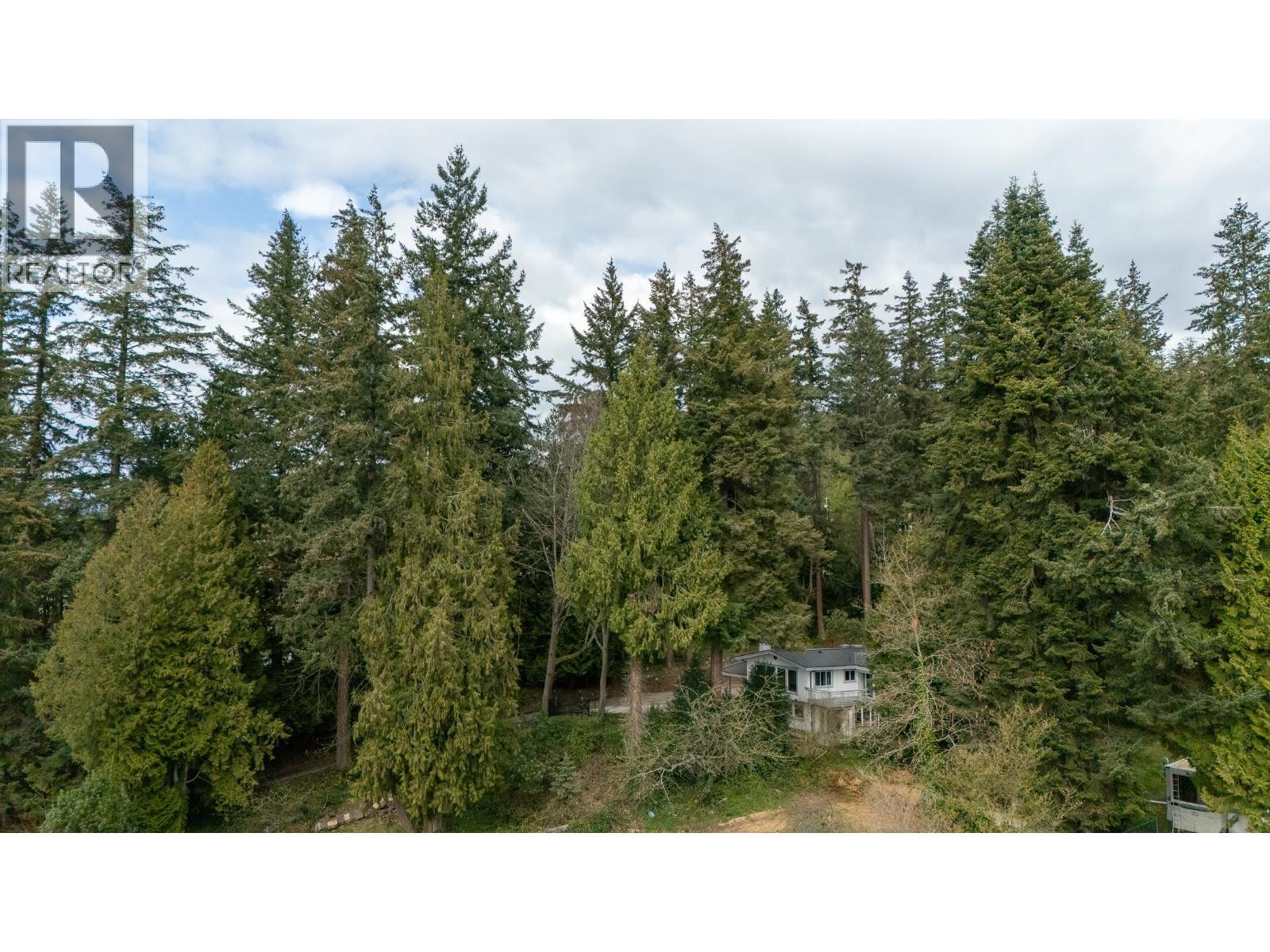 5080 SUNSHINE COAST HIGHWAY, Sechelt