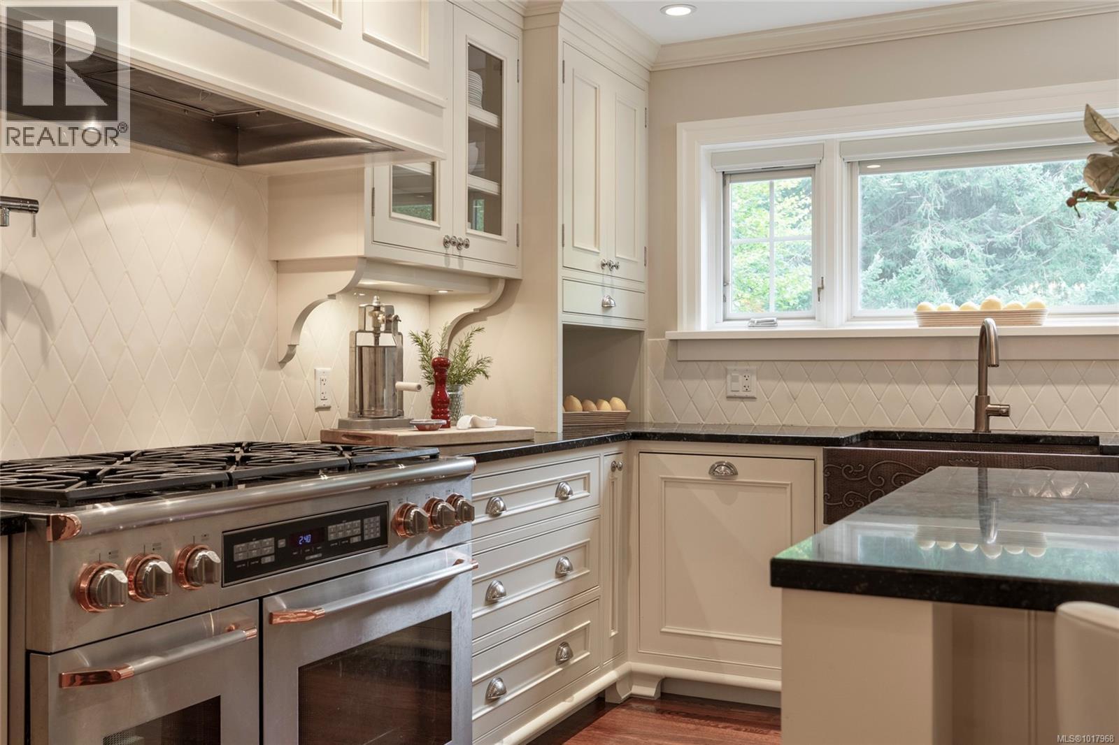  1690 Ash Road, Saanich