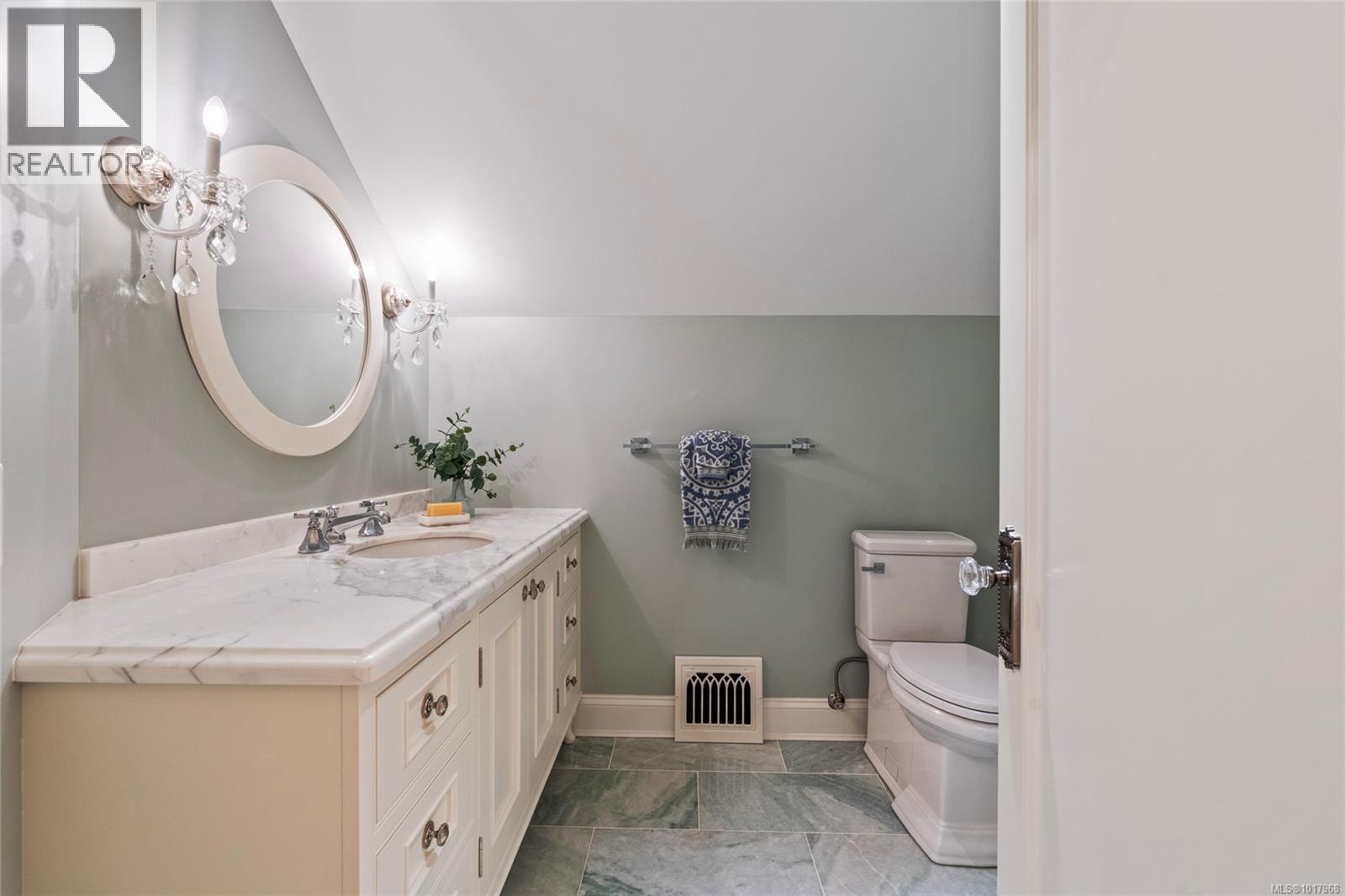  1690 Ash Road, Saanich