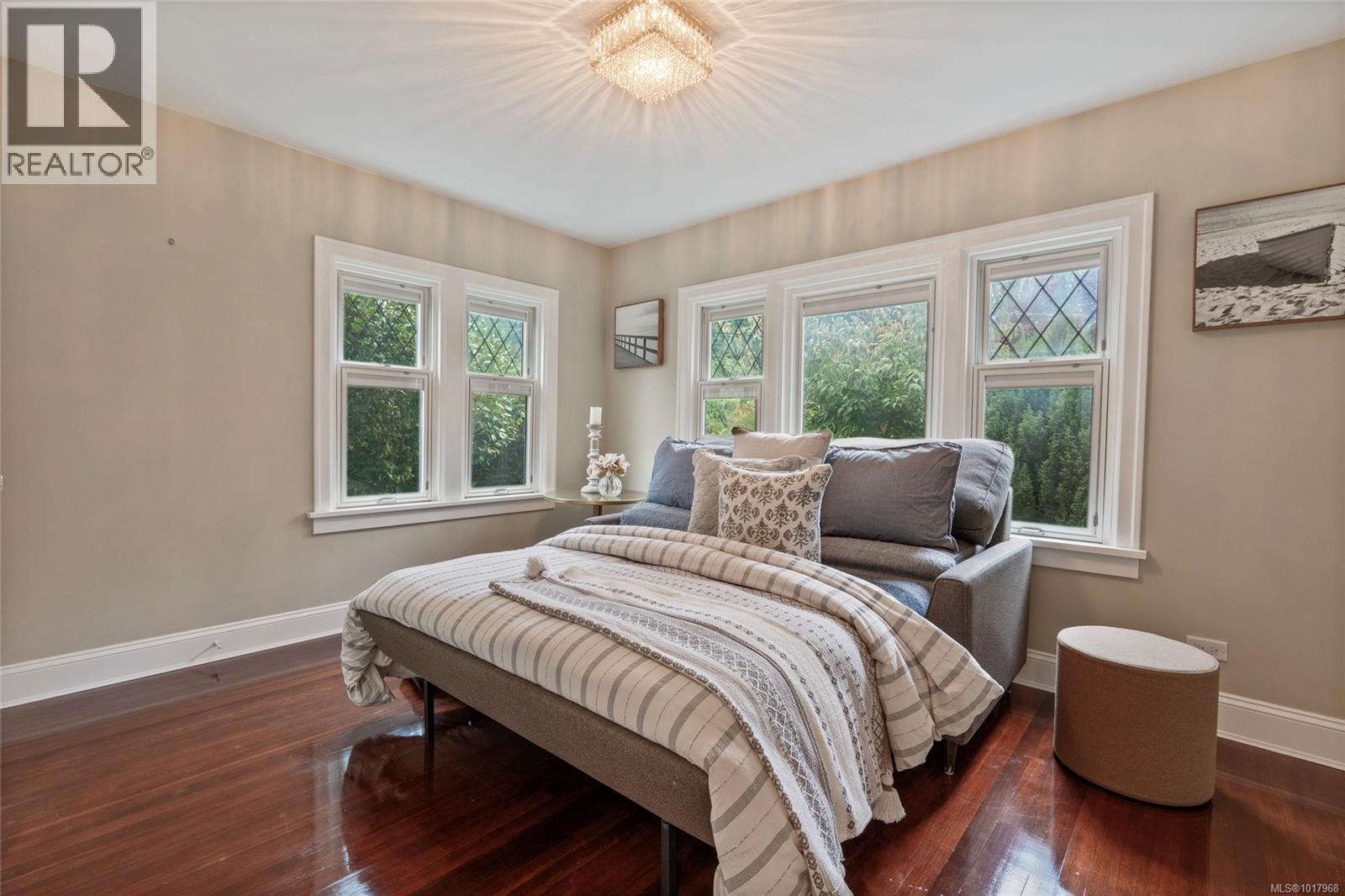  1690 Ash Road, Saanich