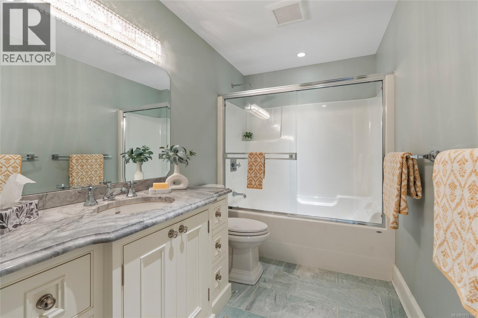  1690 Ash Road, Saanich