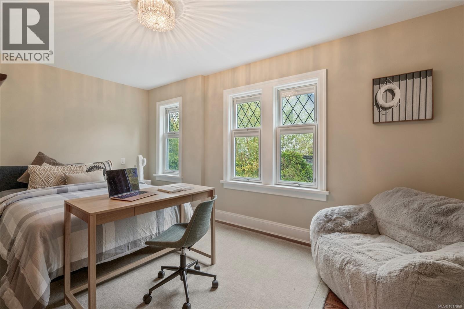  1690 Ash Road, Saanich