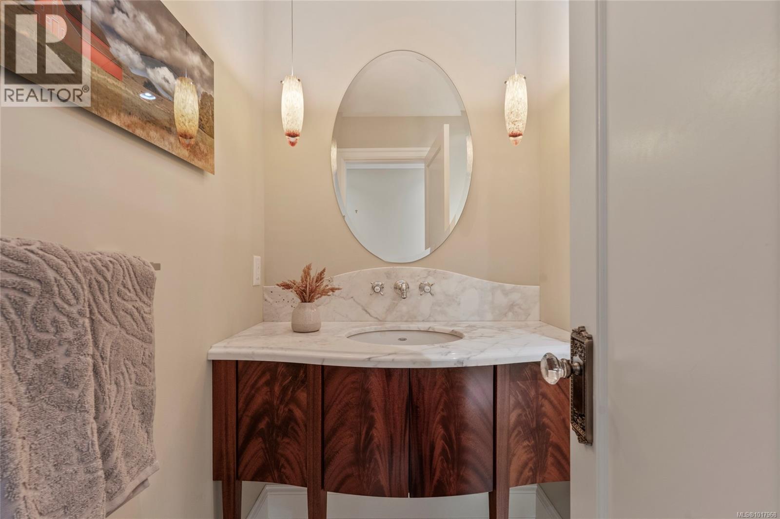  1690 Ash Road, Saanich