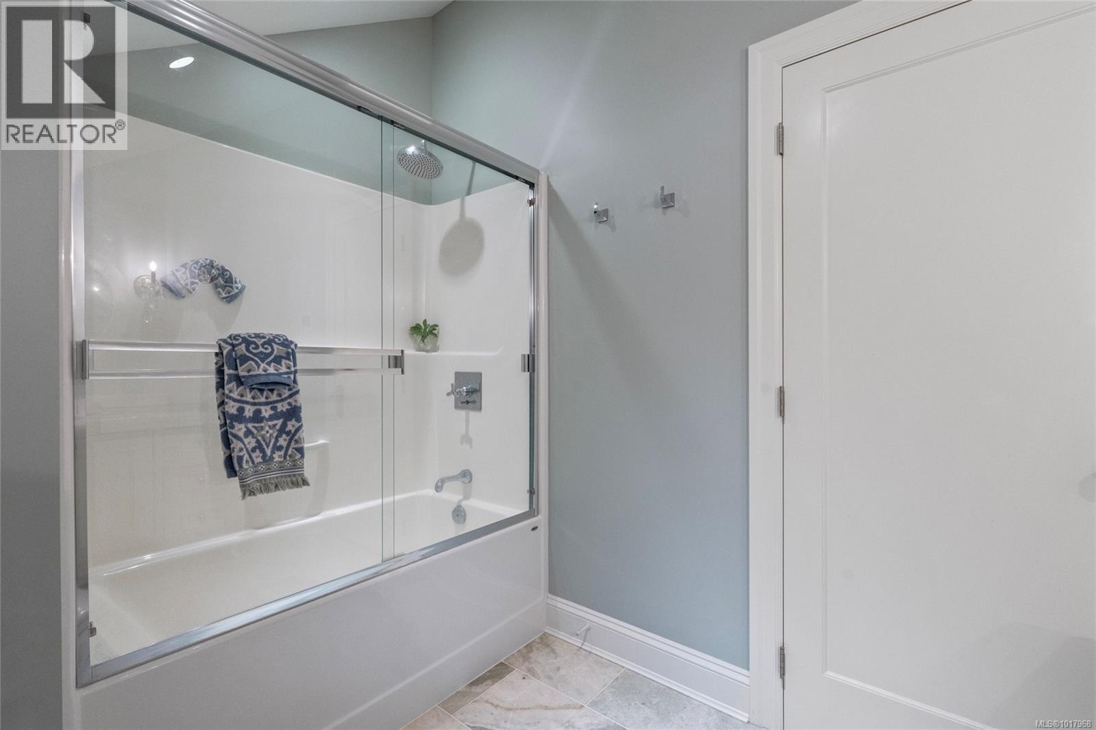  1690 Ash Road, Saanich