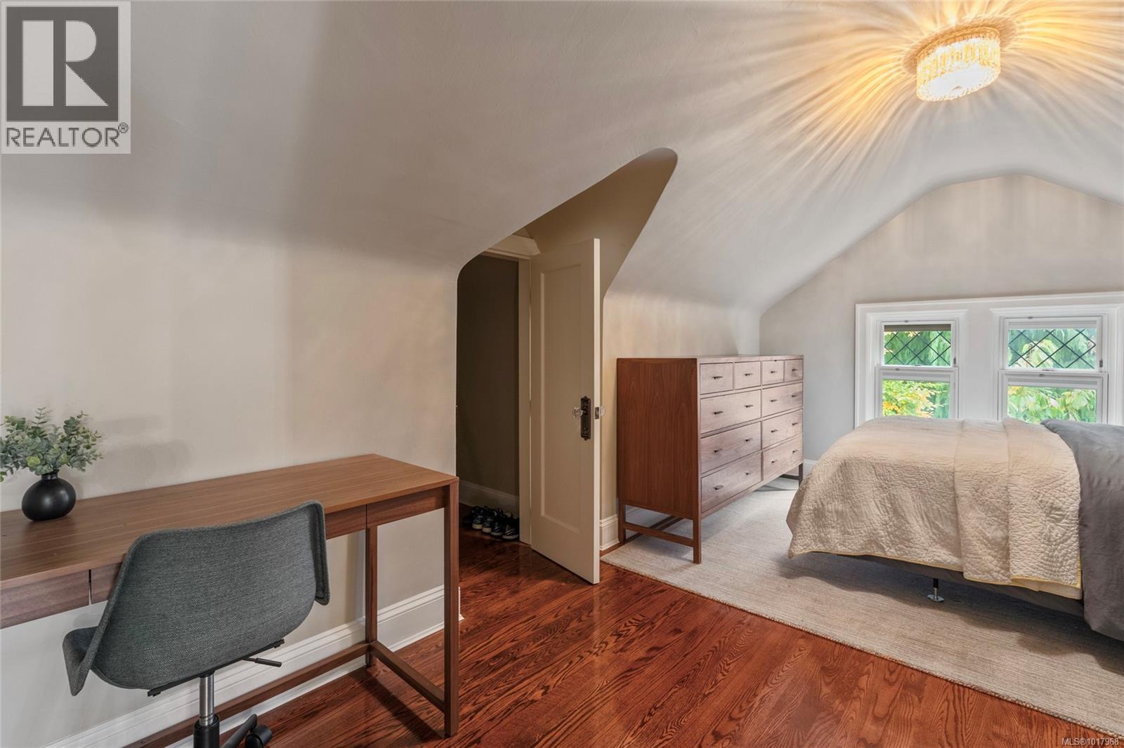  1690 Ash Road, Saanich
