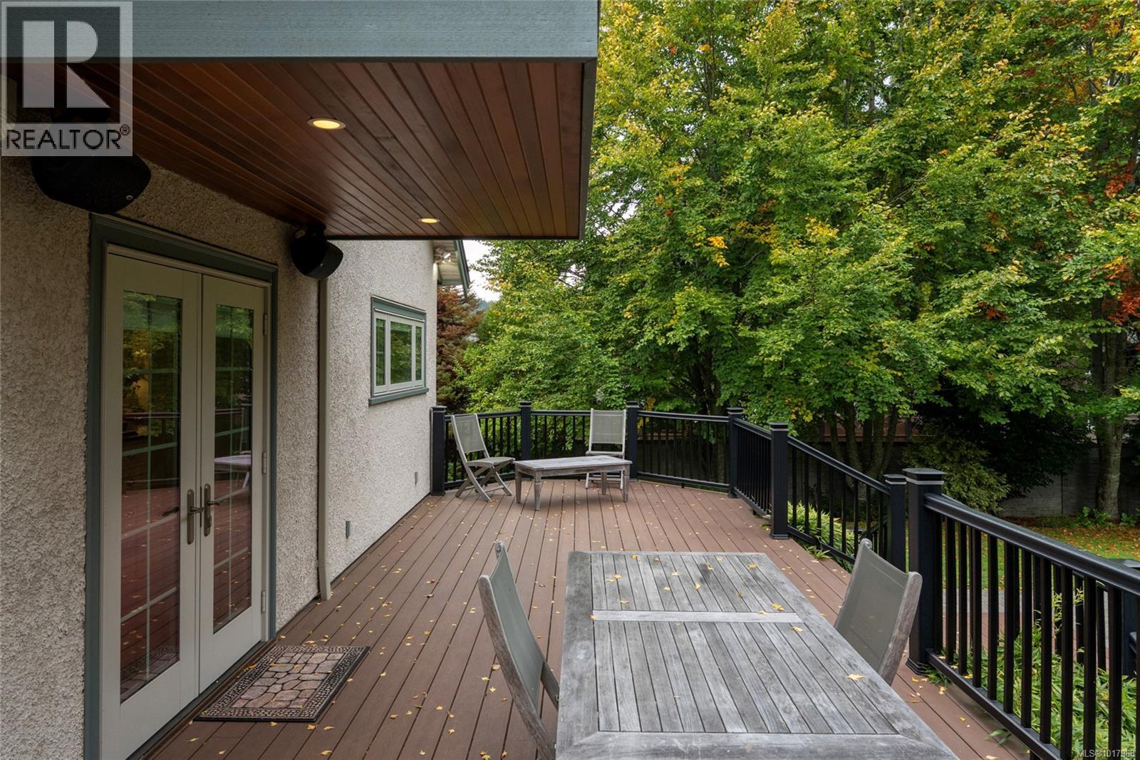  1690 Ash Road, Saanich