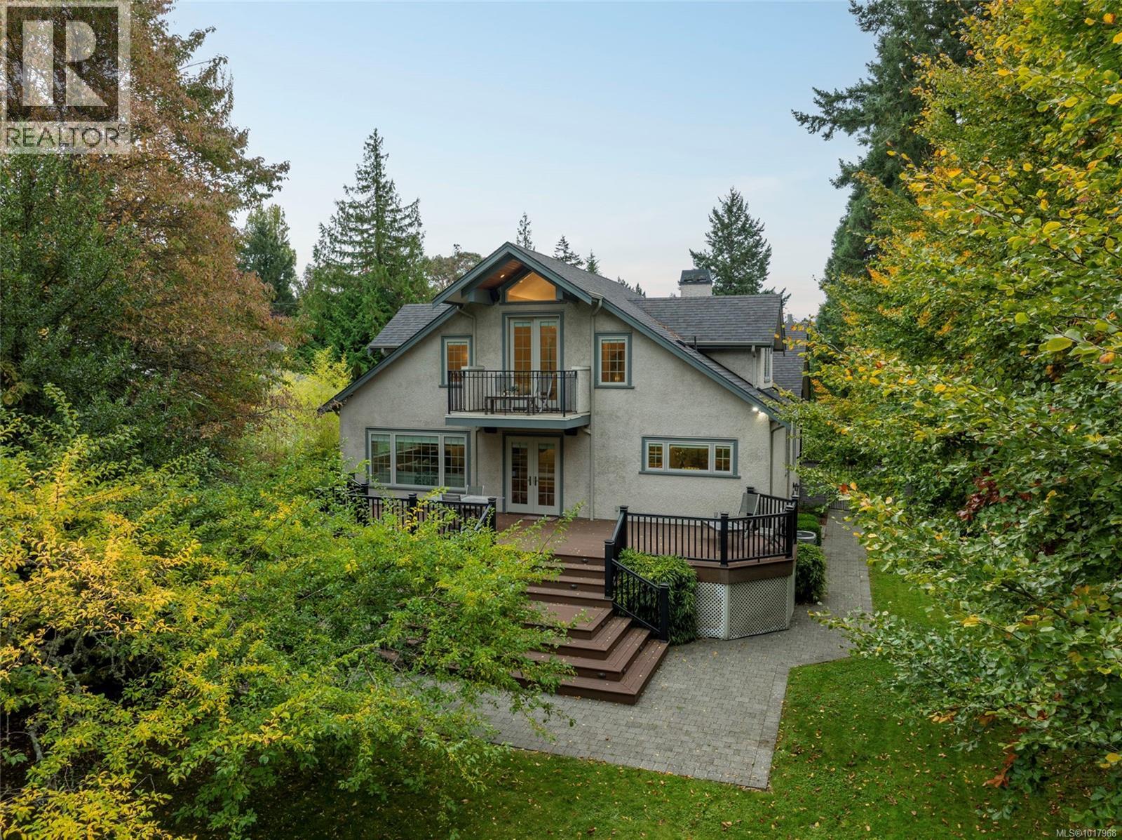  1690 Ash Road, Saanich