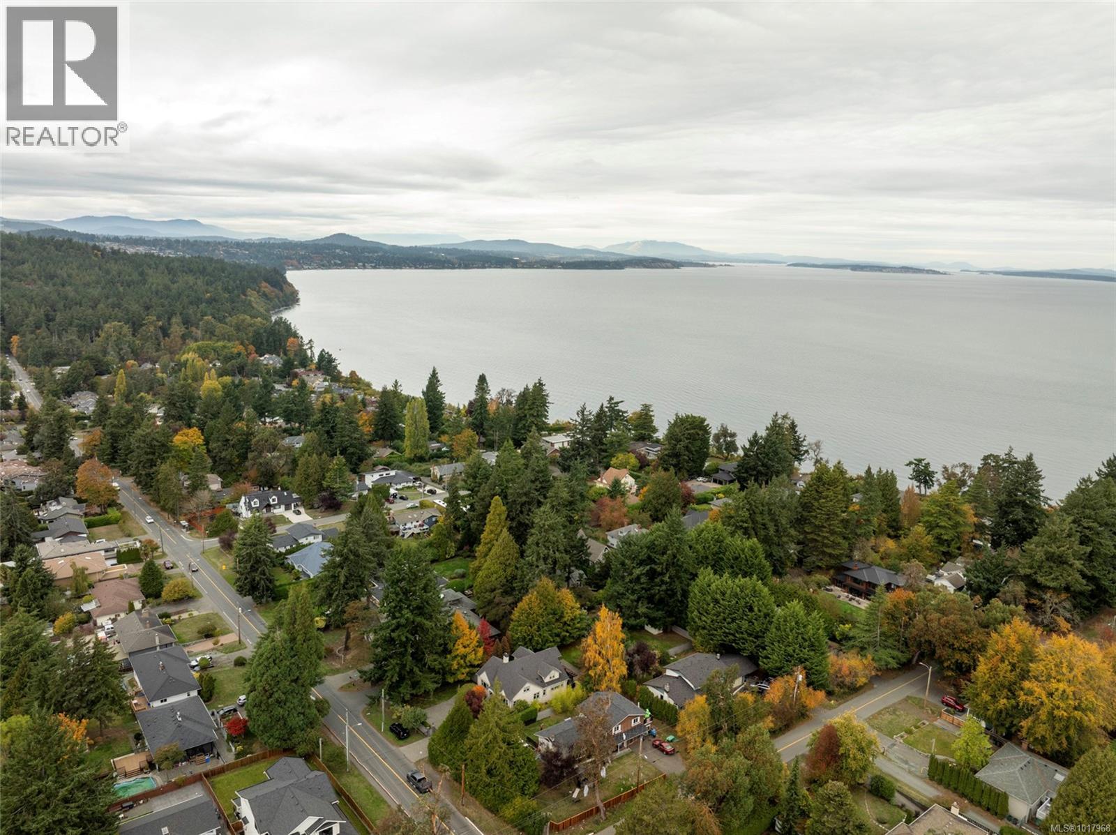  1690 Ash Road, Saanich