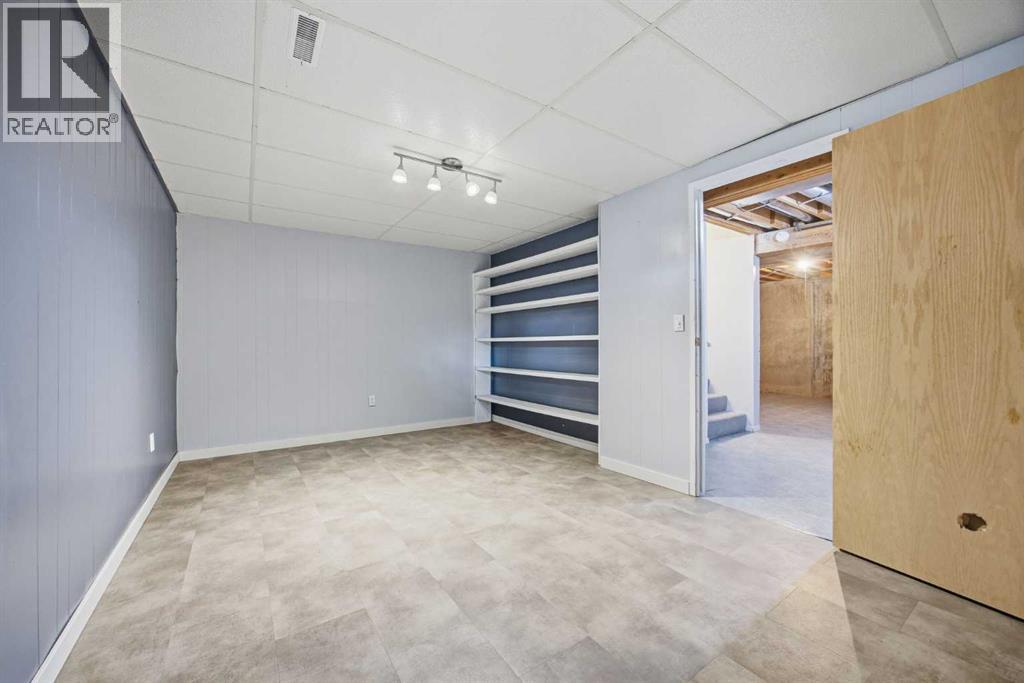 Single Family House for Sale in   Varsity Estates Drive NW Varsity Calgary 