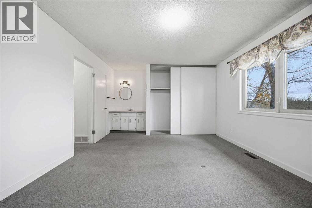 Single Family House for Sale in   Varsity Estates Drive NW Varsity Calgary 