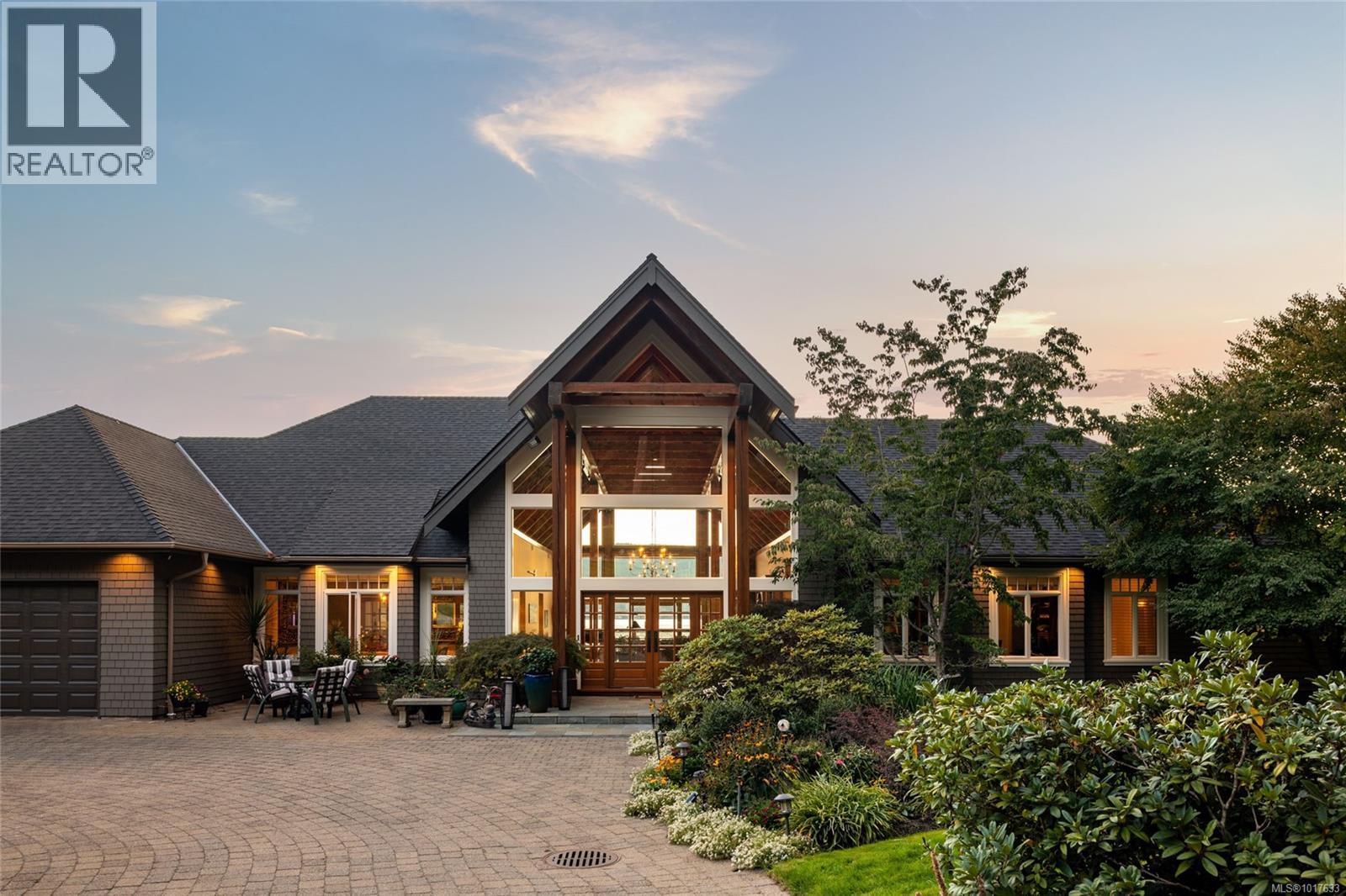  8338 West Saanich Road, Central Saanich