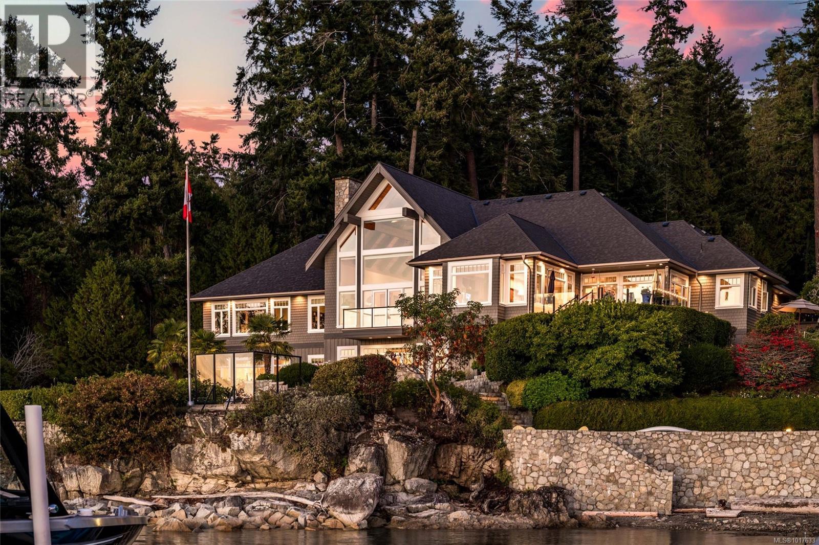 8338 West Saanich Road, Central Saanich