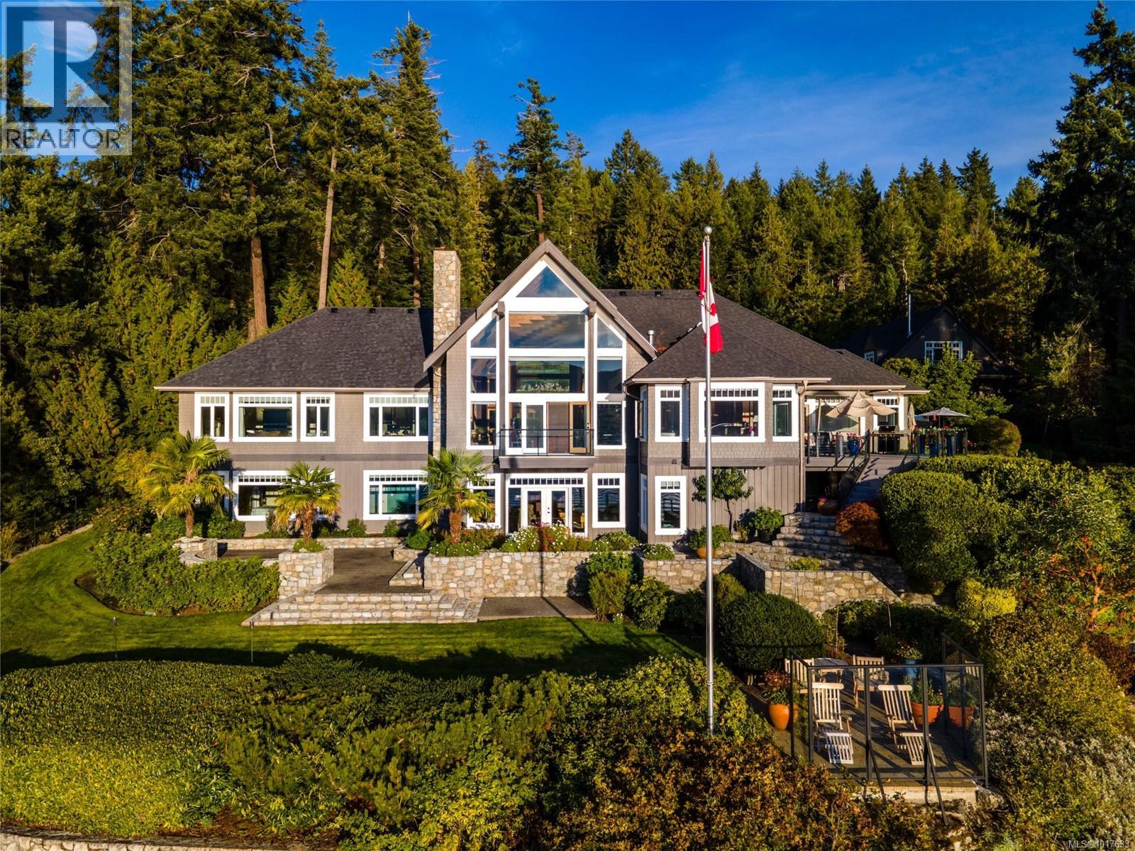  8338 West Saanich Road, Central Saanich