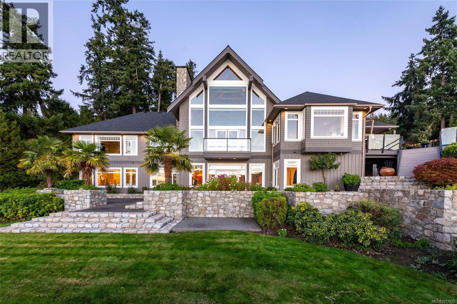  8338 West Saanich Road, Central Saanich