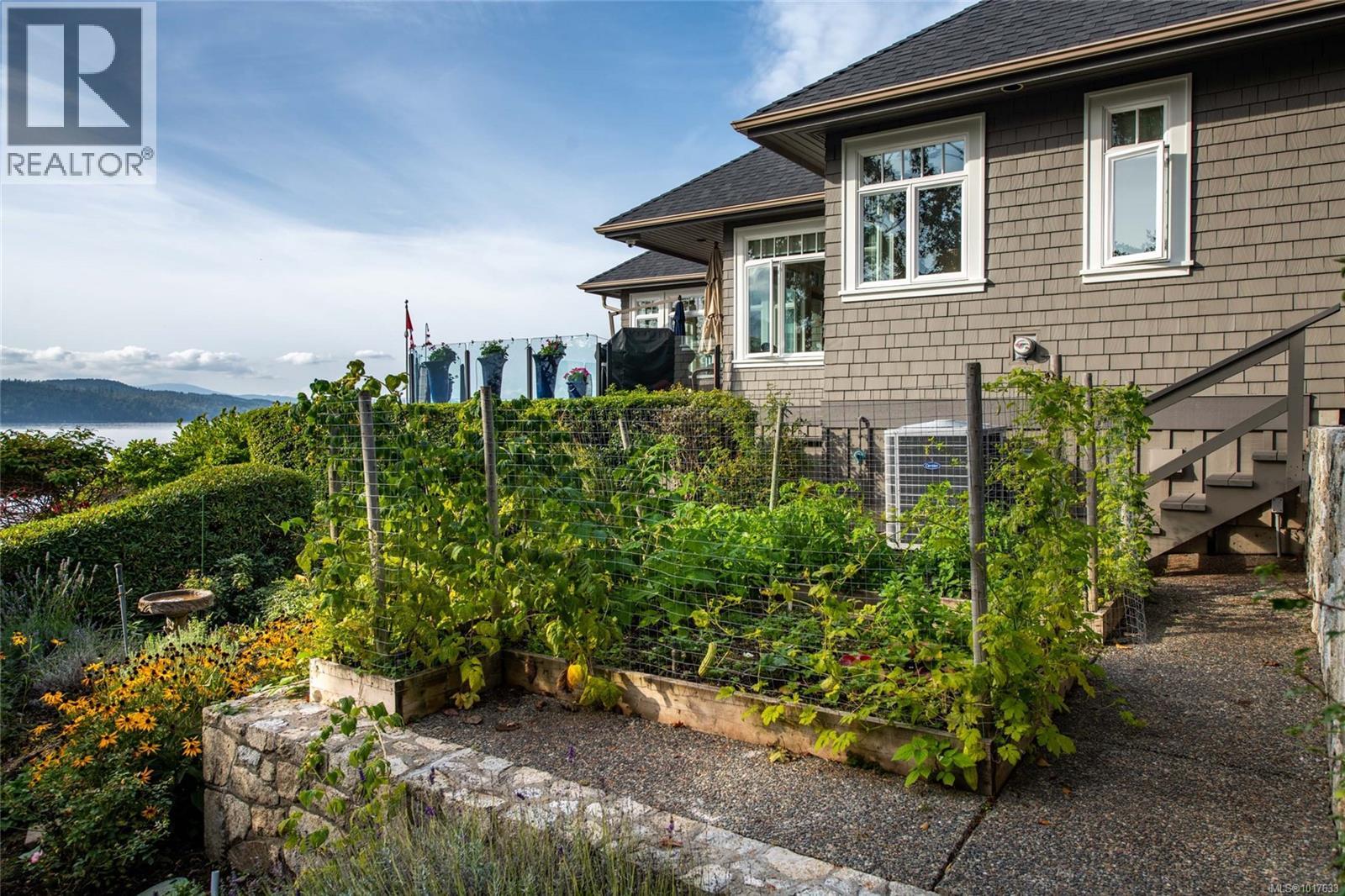  8338 West Saanich Road, Central Saanich