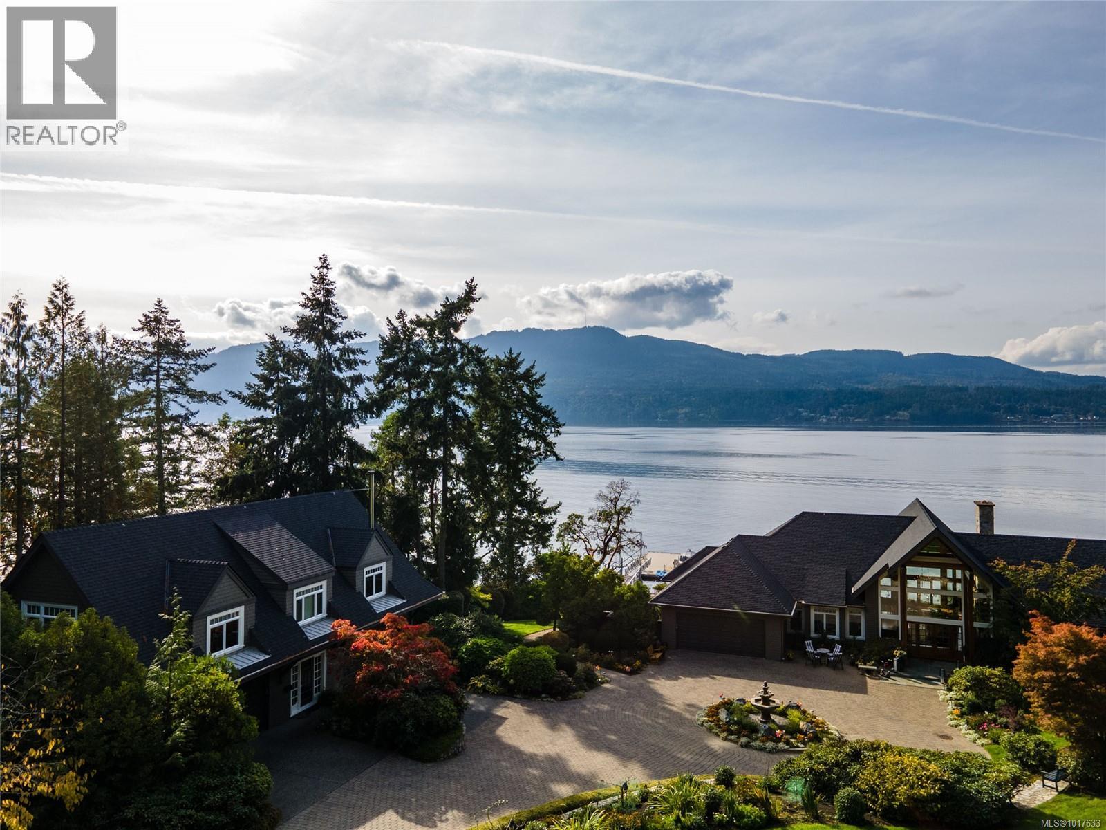  8338 West Saanich Road, Central Saanich