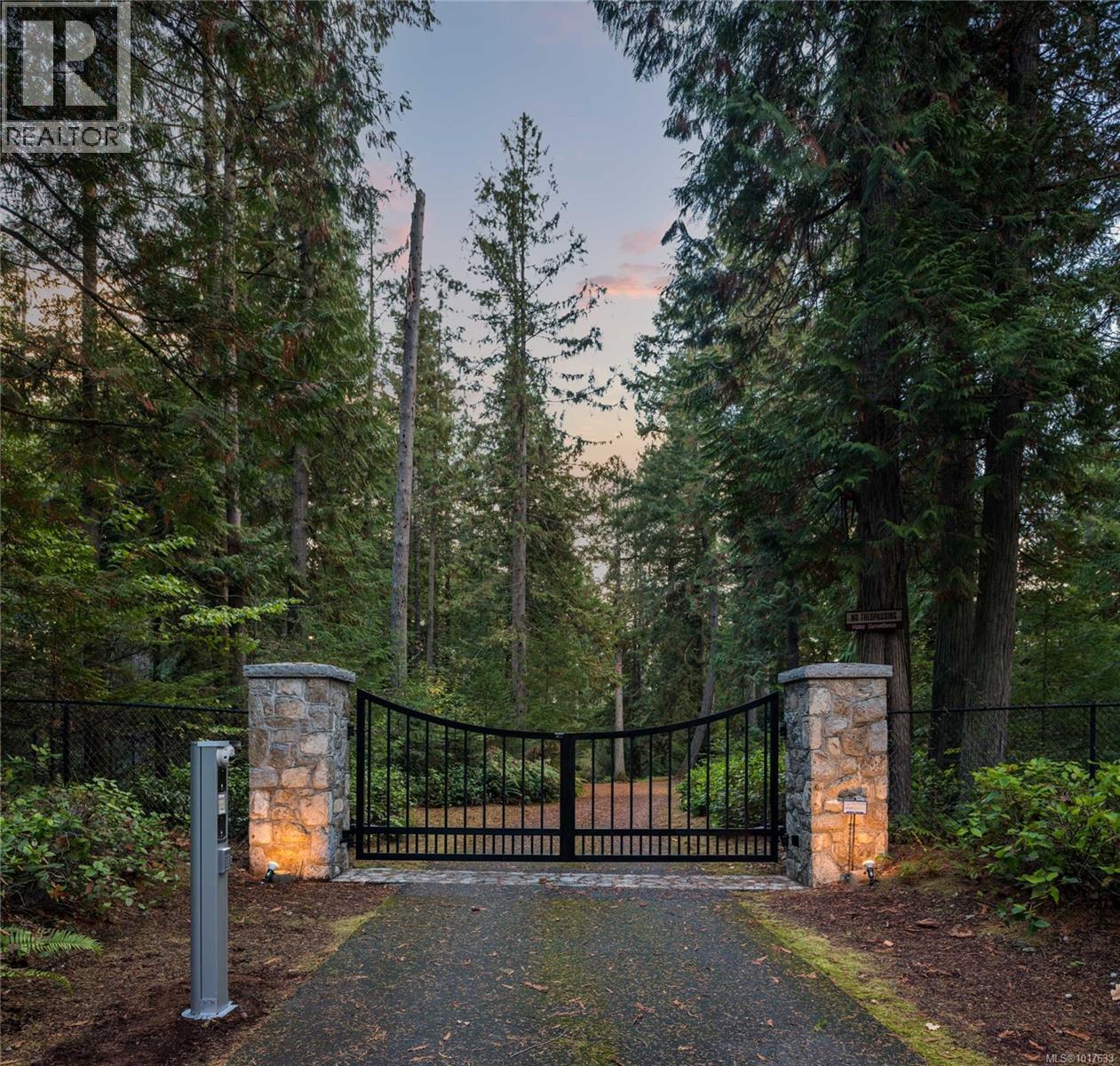  8338 West Saanich Road, Central Saanich