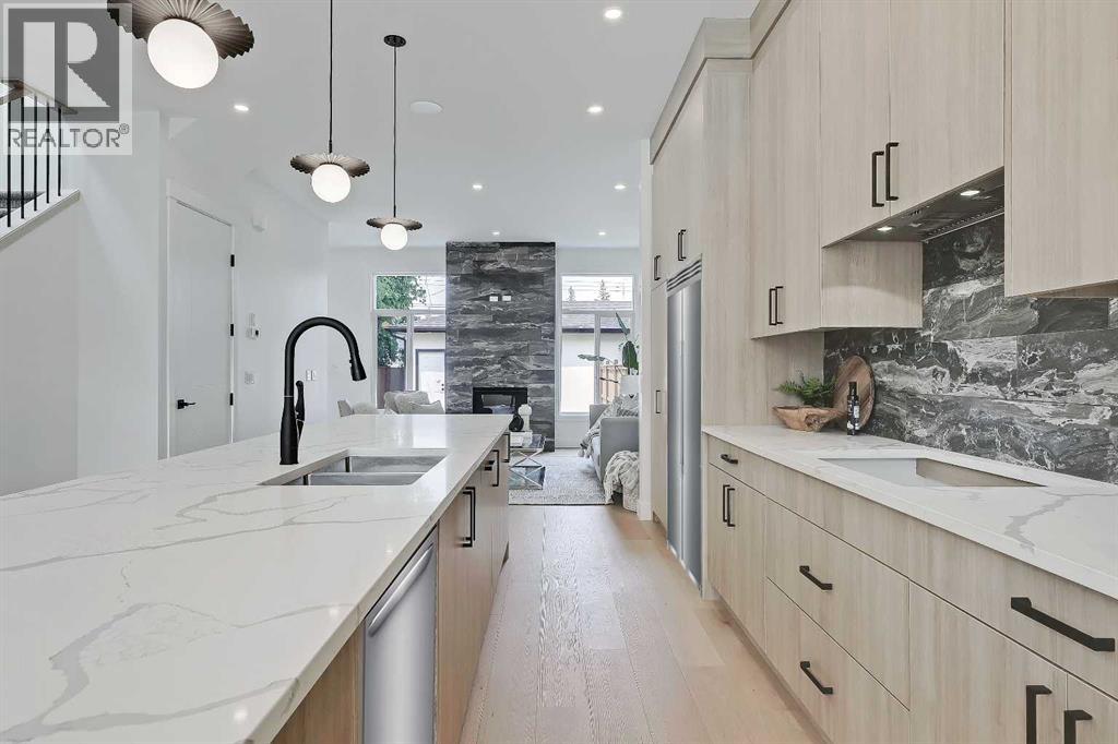 Single Family House for Sale in   Avenue NW Bowness Calgary 